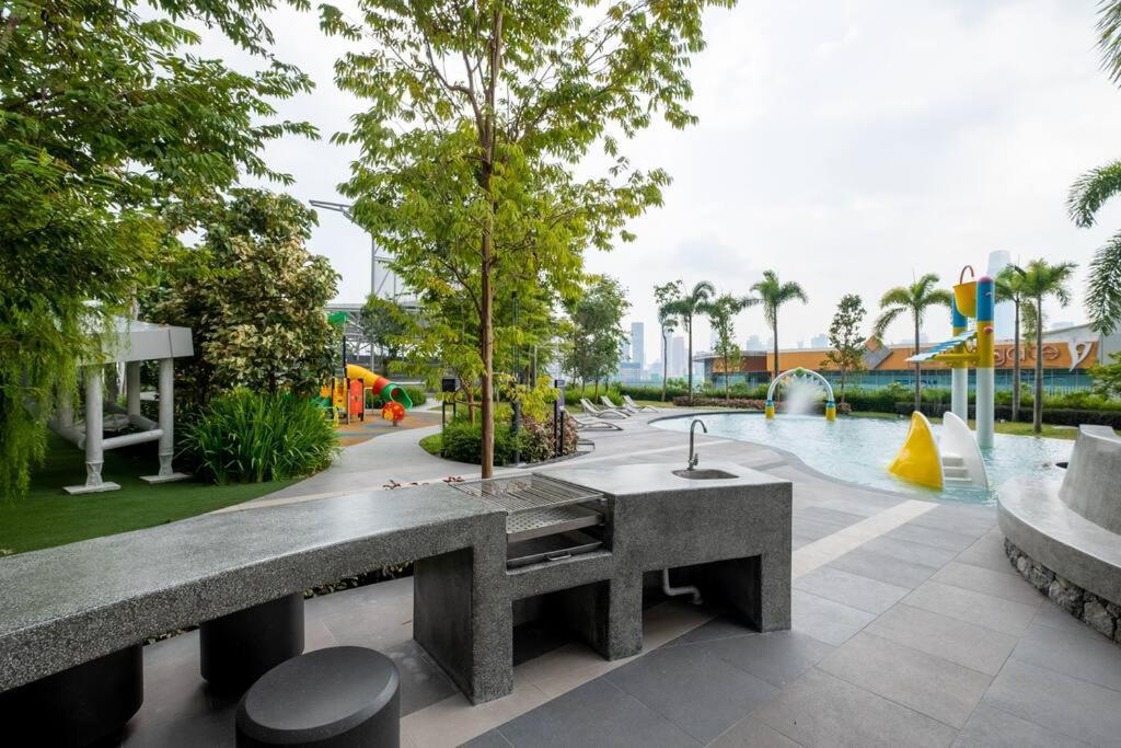 Trion @ Kl Tropical Night Beauty Mrt Free Bus Apartment Kuala Lumpur